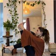 Professeur de Hatha yoga et vinyasa yoga